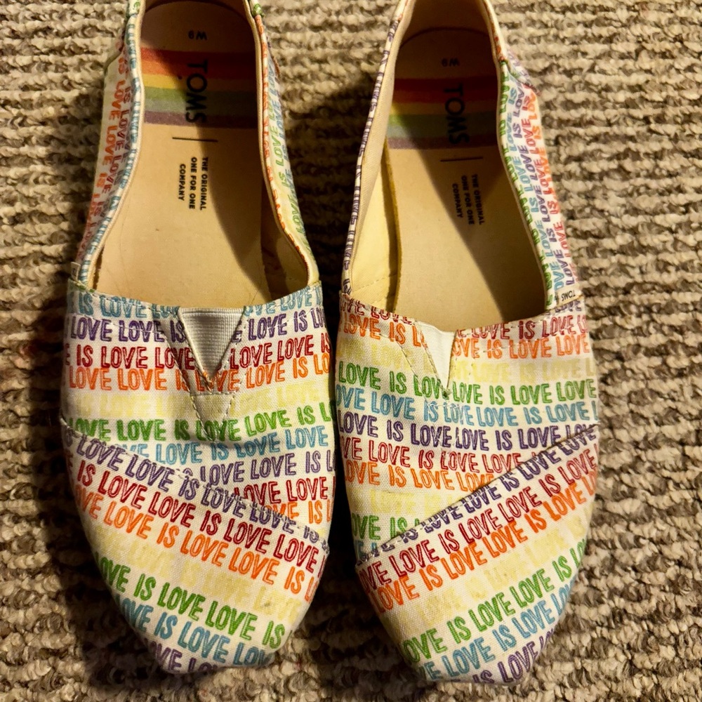 TOMS Multicolor Love Print Slip-Ons